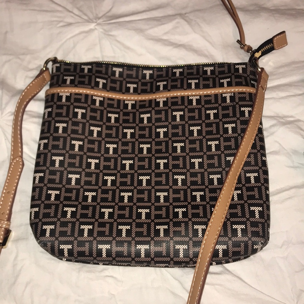 Tommy Hilfiger crossbody